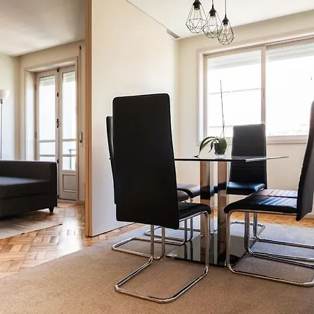 Appartement Climatise Avec Balcons Porto